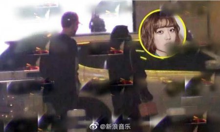 刘人语方否认恋情 深夜与陌生男同乘座驾举止亲密