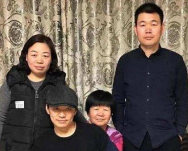 曝王宝强曾联系马蓉 希望能带孩子参加葬礼未获回应