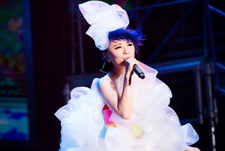 黄雅莉为什么被雪藏 疑似得罪了高层人员才会雪藏