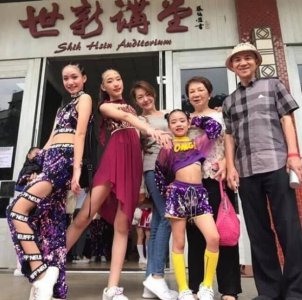 小S母女四人同框 三姐妹笑容灿烂犹如小仙女