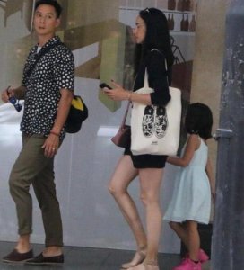 吴彦祖女儿曝光 五官深邃从小就是美人坯子