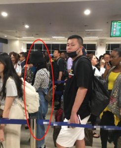 赵丽颖产后现身 全副武装现身身材依旧纤细