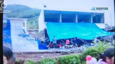 网红直播母亲丧礼 却因雨棚坍塌导致多人重伤