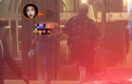 吉克隽逸与男子暧昧 两人勾肩搭背现身酒店门口