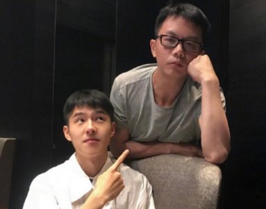 刘昊然与江南聚餐 在线帮广大网友催作者更新