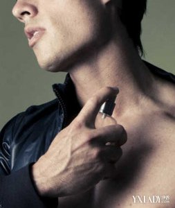 揭男士香水使用方法 这样喷让你更有男人味