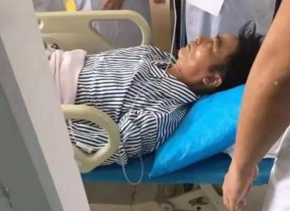 目击者谈任达华遇刺 发现有血迹才知道任被刺伤