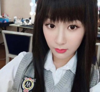 杨紫晒佟年定妆照 长发齐刘海犹如日系漫画少女
