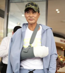 任达华说几十次感谢 需要时间复原会尽快出来拍戏
