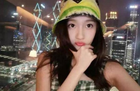 关晓彤回应分手传闻 明确告诉大家分手是假的