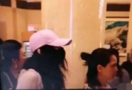李晨范冰冰同场看剧 两人疑在私底下已经和好了