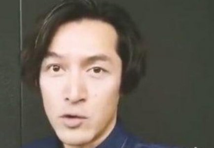 胡歌中分长发造型曝光 多了一分文艺气质帅气十足