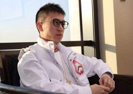 秦奋他家干什么的 秦奋家庭背景资料揭秘