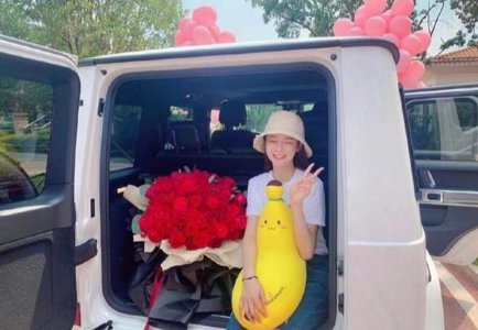 曝杜海涛求婚沈梦辰 很多路人都见证了整个过程