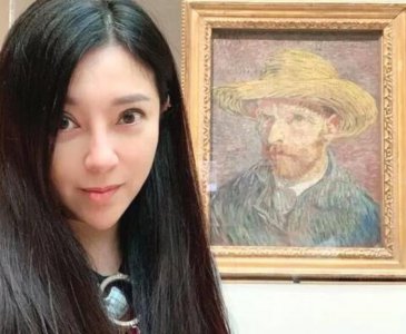 49岁最美郭芙近照曝光 样貌大变整个脸型都变了