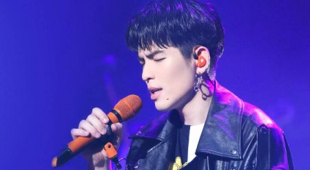 萧敬腾开跑车与路人追尾 深感愧疚向女车主诚恳道歉