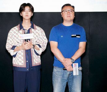 向佐力挺鹿晗：称滕华涛不是个男人 一点修养都没有