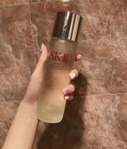 你们都是因为某个品牌儿喜欢一款护肤品 skii有哪些好用的系列？