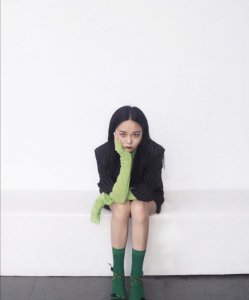 很多女生到了秋冬季节 外套里面穿什么内搭？