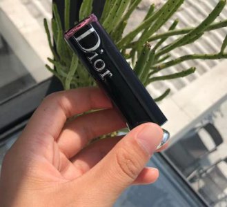 说到口红相信没有女孩子对它是可以抗拒的 黄皮肤适合什么颜色口红？