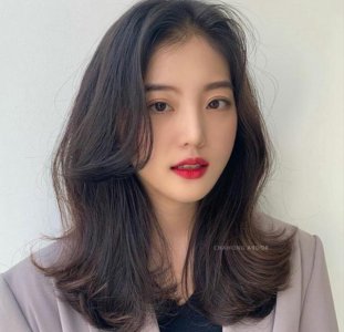 2021已然是到了下半年 今年女式流行的发型图片及颜色