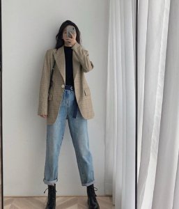 我们平时在搭配自己衣服的时候 马丁靴怎么搭配衣服？