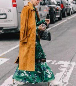 不知不觉就来到了十月中旬 海藻裙搭配什么衣服？