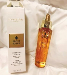 对于很多25岁左右的女人来说 23岁适合用什么精华液？