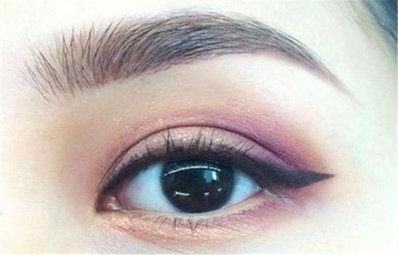 眼线虽说是一个不起眼的修饰 基础眼线画法技巧有哪些？