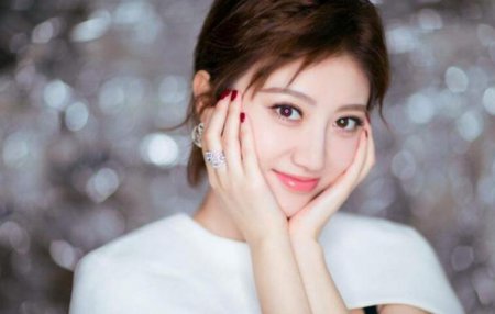 精致有气质的女人懂得自律 女生睡前怎么护肤？