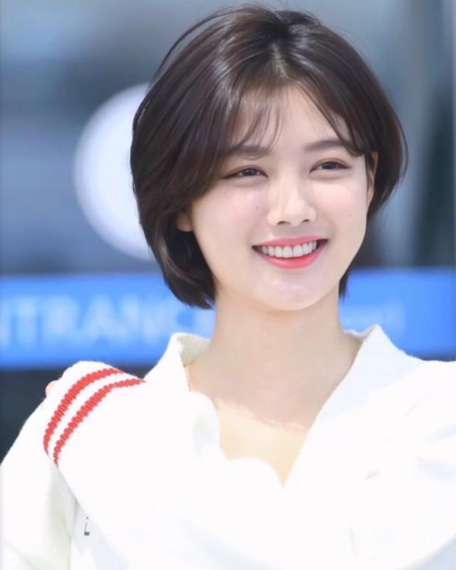 很多圆脸的女生在选择发型的时候都很困惑 圆脸女生适合什么发型?
