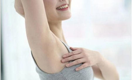 女生腋臭 女生腋臭是什么原因起来的？怎么祛除方法