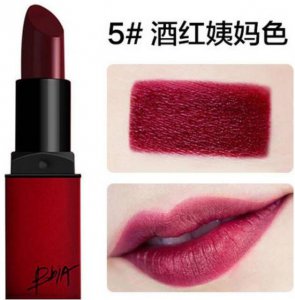 口红是女生必不可少的一样化妆品 秋天口红什么颜色好看？