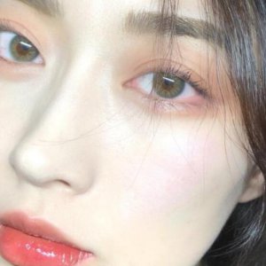 化妆是现在人人都会上手的一个追求美的过程 夏季怎么化妆比较好？