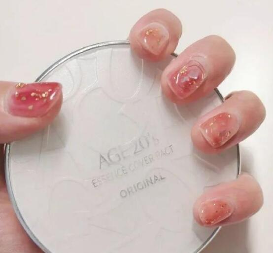果冻粉金箔美甲