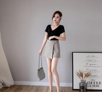 初夏就要结束了 裙子搭配什么衣服好看？