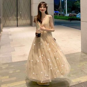 穿梭在来来往往的人群里 如何让自己脱颖而出（穿什么衣服）