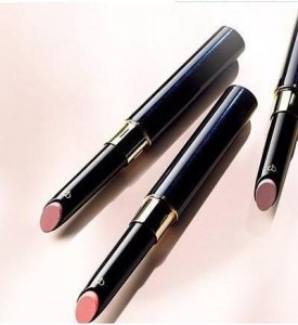为了能在春天里好好美一把 春天口红什么颜色好看？
