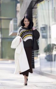 一旦女性到达了四五十岁 50岁女人穿什么衣服好看？