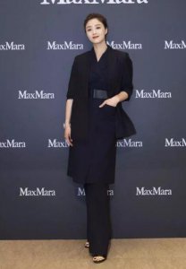 阔腿裤 春天阔腿裤配什么鞋子？
