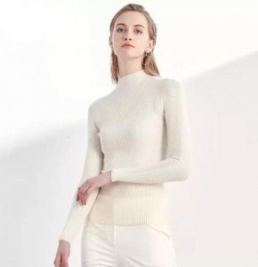 白色的衣服好看 白色毛衣怎么洗不发黄？