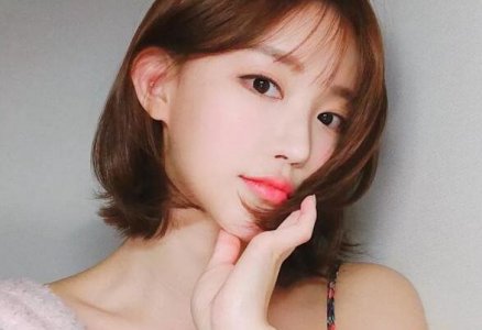 45岁左右女人风采依旧 45岁左右头发染成什么颜色好看？
