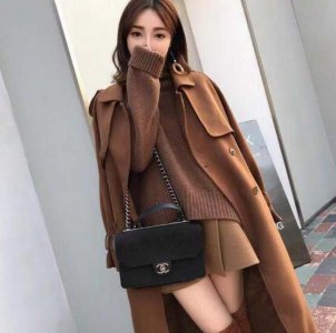 哇 皮肤白的人穿什么颜色衣服好看