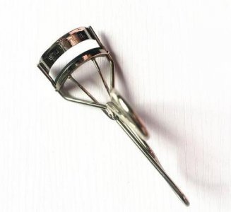 其实睫毛夹是彩妆工具中最没有绝对化的产品 睫毛夹那种牌子比较好用