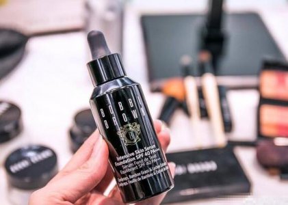 粉底液是完美妆容的基础 干性皮肤适合用什么底妆？
