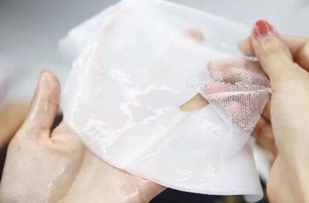 贴面膜在现在这个爱美的社会非常普遍了 贴完面膜要不要洗脸啊