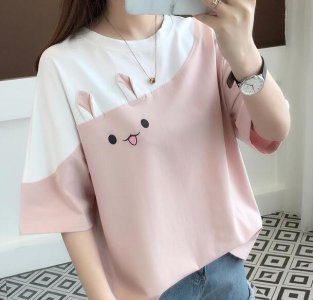 现在的女装市场中 拼接衣服的怎么搭配图片