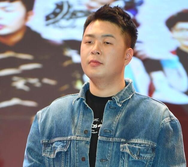 大的眼睛看起来总会更加的有神一点 男生小眼睛变大的