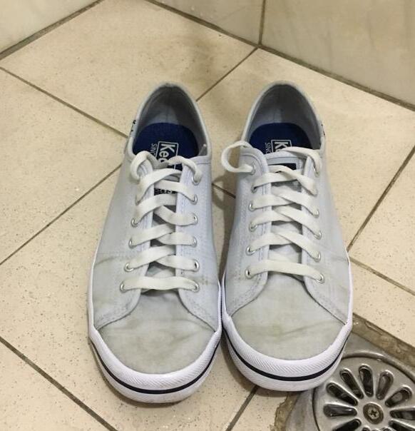 白色鞋子脏了怎么洗白白色鞋子脏了怎么洗白