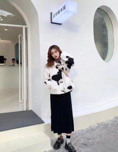 近几年 奶牛纹衣服怎么搭配？